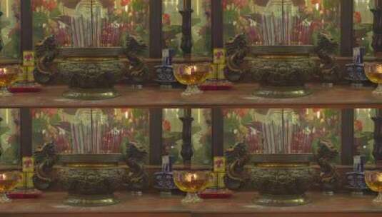 寺庙桌上坛中烧香祈福高清在线视频素材下载
