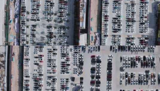 4K航拍|华侨城西安欢乐谷停车场高清在线视频素材下载