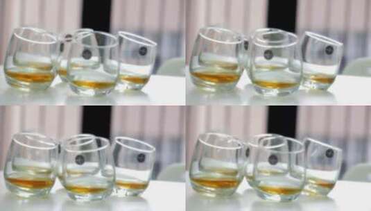 盛着威士忌的酒杯高清在线视频素材下载