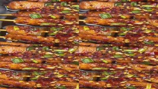 烧烤肉串小吃美食烤五花肉4k竖版滑轨平移高清在线视频素材下载