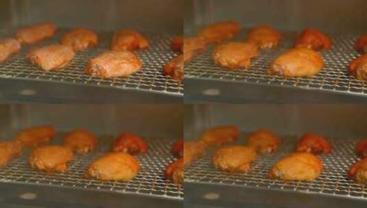 烤鸡翅在烤箱里延时摄影4K高清在线视频素材下载