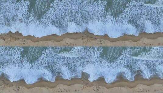 航拍视角下的南澳岛沙滩和海浪高清在线视频素材下载