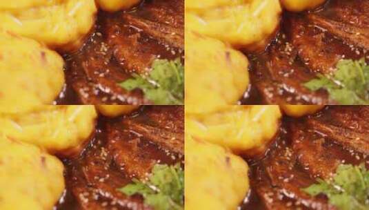 杂鱼贴饼子农家菜铁锅玉米饼子高清在线视频素材下载