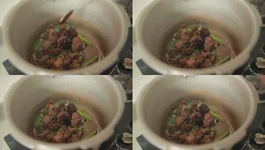 高压锅加去腥材料炖肉 (6)高清在线视频素材下载