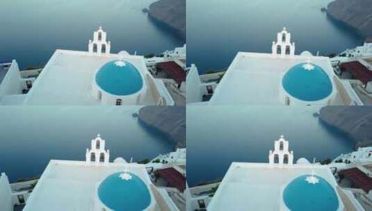 航拍圣托里尼蓝顶教堂高清在线视频素材下载
