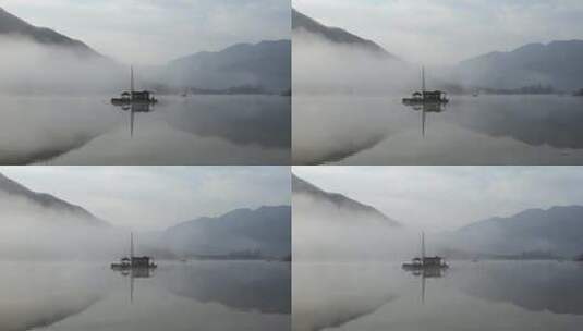 湖北旅游神农架大九湖景区晨雾中的船高清在线视频素材下载