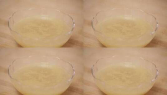 炒豆芽过滤汤汁素汤汁高清在线视频素材下载