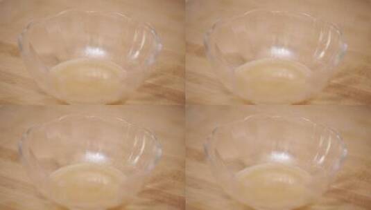 炒豆芽过滤汤汁素汤汁高清在线视频素材下载