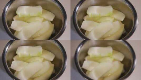 厨师切冬瓜片 (9)高清在线视频素材下载