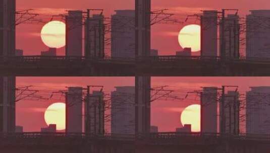 高架铁路桥上日落超长焦延时摄影高清在线视频素材下载