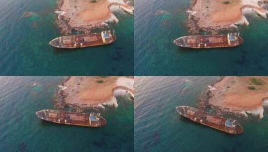 塞浦路斯海岸黄金时段Edro III沉船的自上而下高清在线视频素材下载