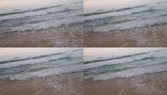 巨浪冲击着海滩慢镜头高清在线视频素材下载