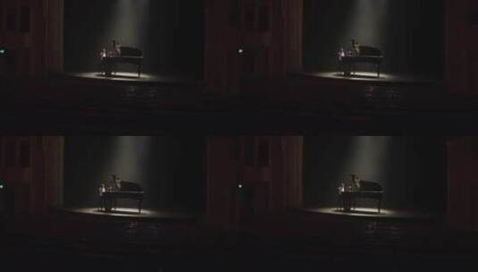 舞台上的钢琴表演高清在线视频素材下载