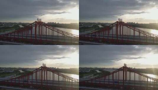 夕阳下的悬索桥高清在线视频素材下载