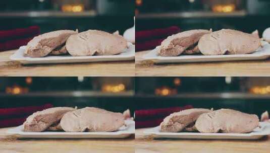 餐桌上的水煮鸭肉高清在线视频素材下载