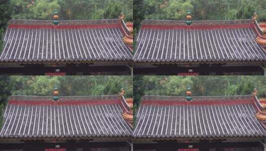 下雨天的寺院古建筑雨水一滴一滴高清在线视频素材下载