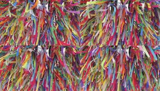 巴西萨尔瓦多巴伊亚邦菲姆教堂的彩色丝带。高清在线视频素材下载