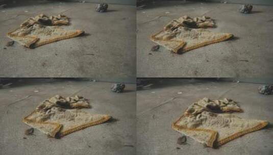 地上的脏地毯特写镜头高清在线视频素材下载