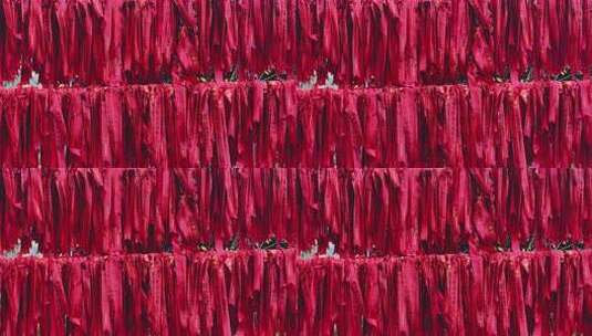 寺庙里祈祷的红绸带高清在线视频素材下载