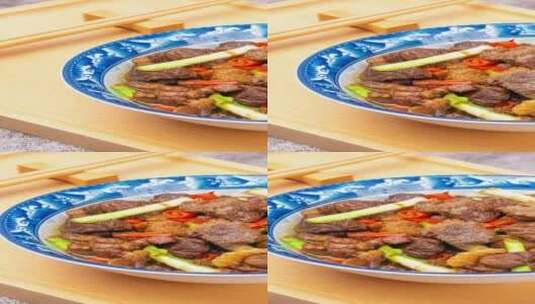 川味烧鹅肉菜品4k竖版平移镜头高清在线视频素材下载