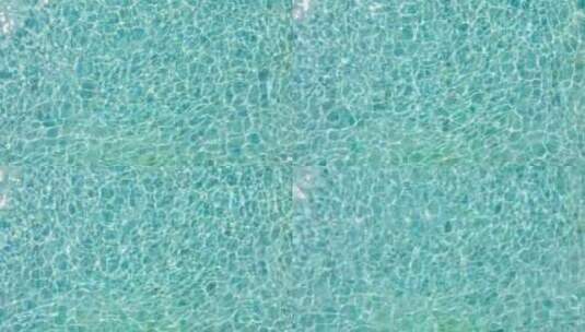 波光粼粼的游泳池水景环路高清在线视频素材下载
