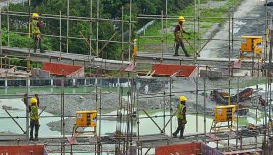 航拍高空作业建筑工地高清在线视频素材下载