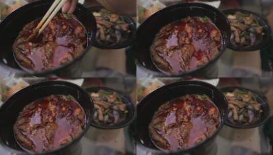 水煮肉红油垃圾食品外卖高热量不健康高清在线视频素材下载