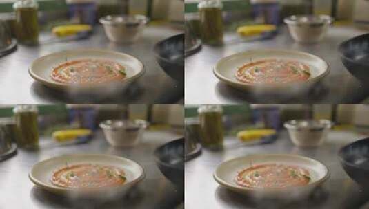 餐盘里的油炸食物高清在线视频素材下载