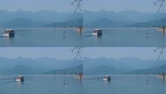 三峡大坝的游客船远去高清在线视频素材下载