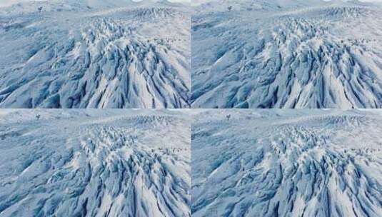 无人机飞越有山脉的冰冻冰川高清在线视频素材下载