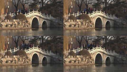 推出镜头北京圆明园内湖中的石拱桥高清在线视频素材下载