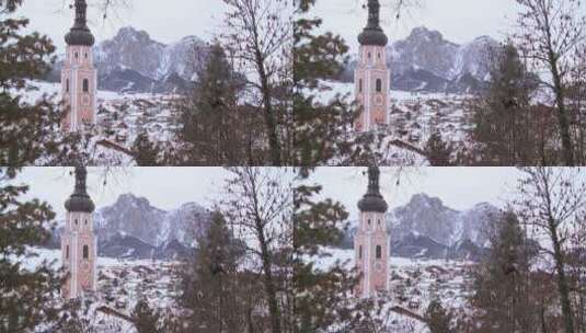 积雪覆盖的教堂尖塔高清在线视频素材下载