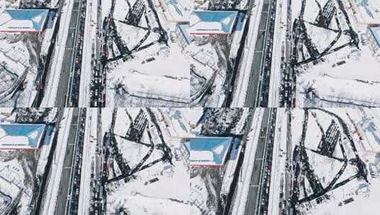 大雪造成京昆高速雅西段公路堵车高清在线视频素材下载