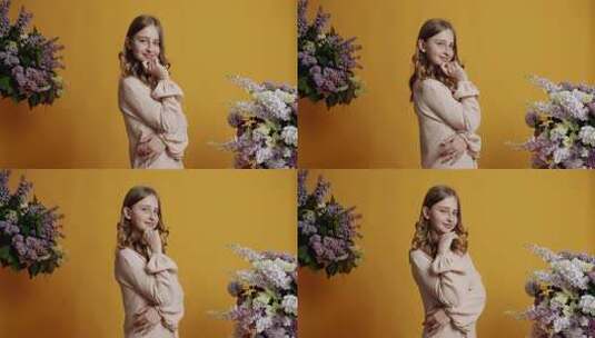 开朗的青少年女孩看着相机高清在线视频素材下载