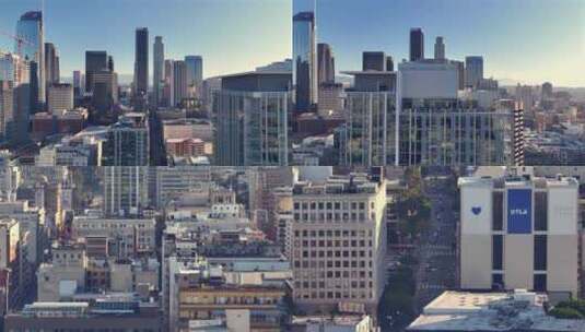 航拍加州好莱坞洛杉矶摩天大楼城市天际线高清在线视频素材下载