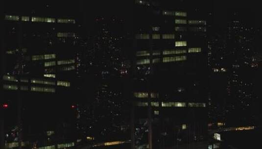 高楼大厦限电夜景下降高清在线视频素材下载