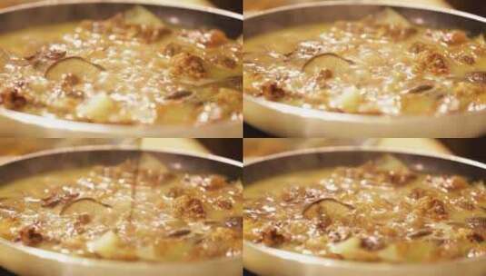 厨师制作黄焖鸡 (7)高清在线视频素材下载
