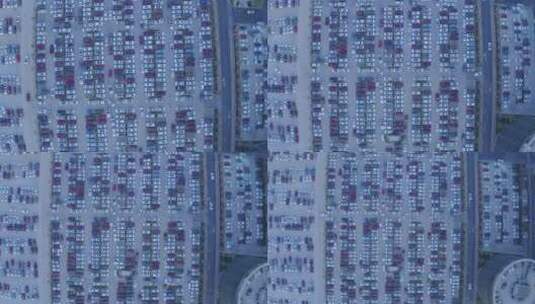 航拍深圳比亚迪新能源汽车停车场 中拉远高清在线视频素材下载