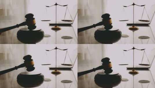正义法槌和天平象征着司法公平高清在线视频素材下载