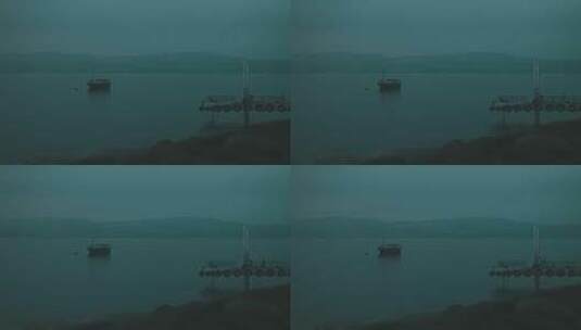 日出时海边的船高清在线视频素材下载