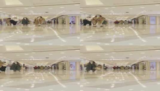 4k竖屏实拍北京商业大厦人流高清在线视频素材下载