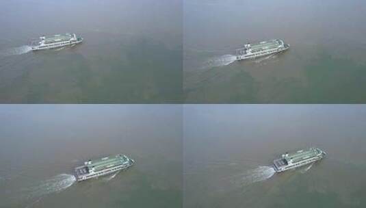 航拍长江上航行的水上交通工具轮渡高清在线视频素材下载
