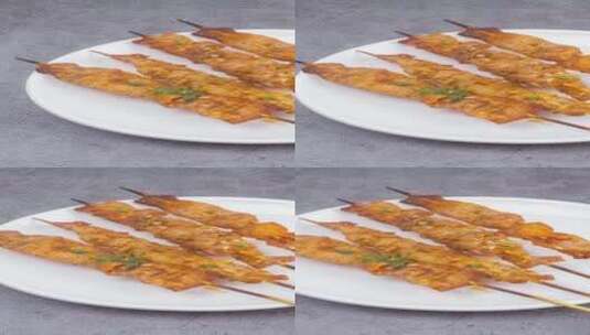 烧烤肉串小吃美食烤五花肉4k视频滑轨平移高清在线视频素材下载