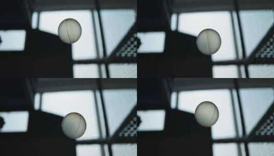 室内游乐场 白色塑料球悬浮在空中高清在线视频素材下载