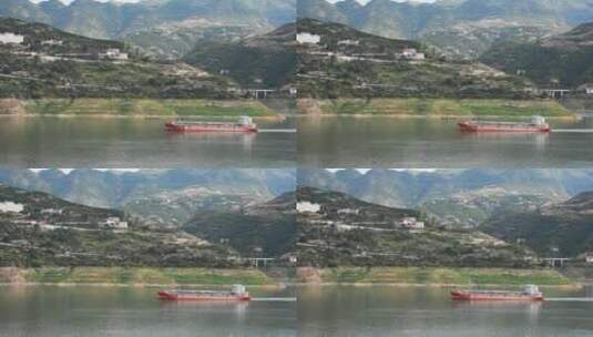 重庆奉节长江山水中前进的货轮美景高清在线视频素材下载