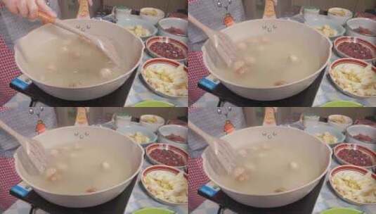 煮丸子涮丸子涮锅材料高清在线视频素材下载