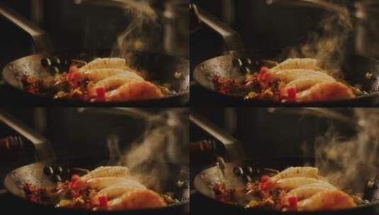 厨师在烹制虾仁高清在线视频素材下载