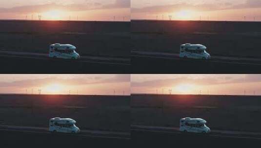 夕阳下房车自驾旅拍新疆高清在线视频素材下载
