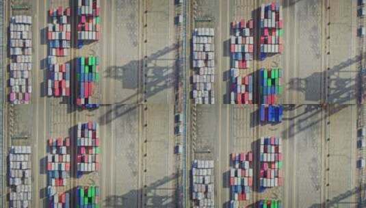 港口码头集装箱物流城市商业繁忙的港口高清在线视频素材下载