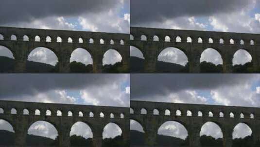 大桥上空云朵的时移镜头高清在线视频素材下载